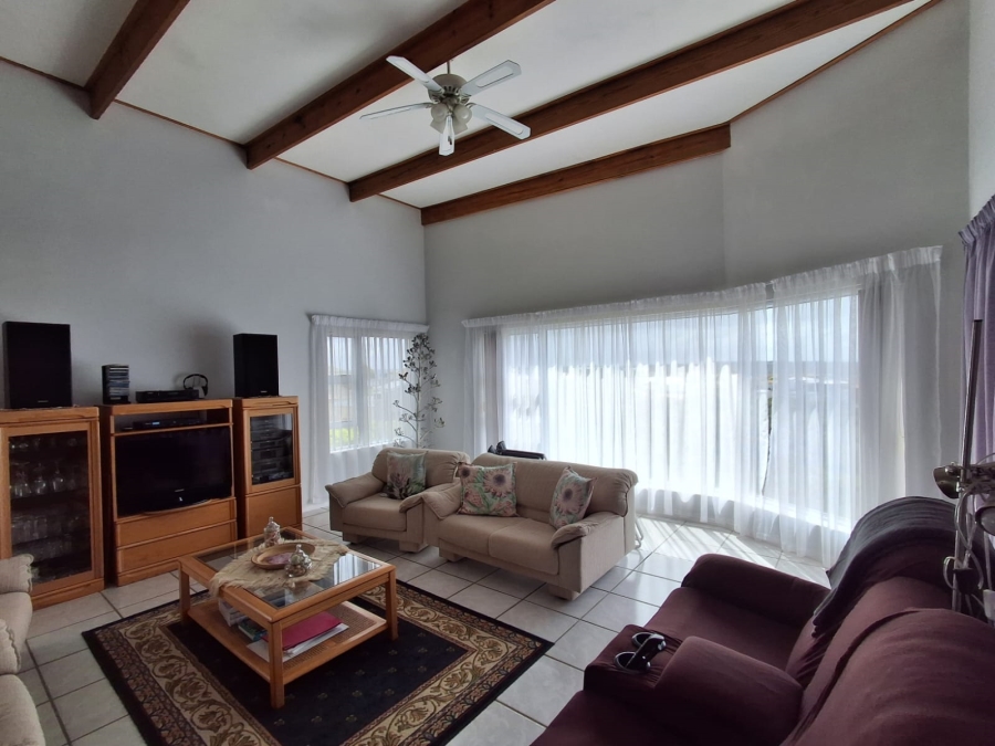 4 Bedroom Property for Sale in Stilbaai Wes Western Cape